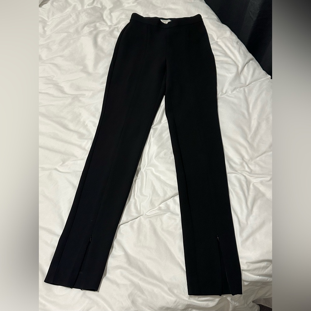 Elegant Black Aritzia Women's Pants